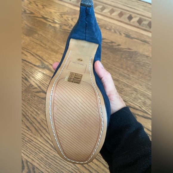 Dolce Vita platform navy blue suede pumps….never worn, 8.5 with original box - Picture 4 of 5
